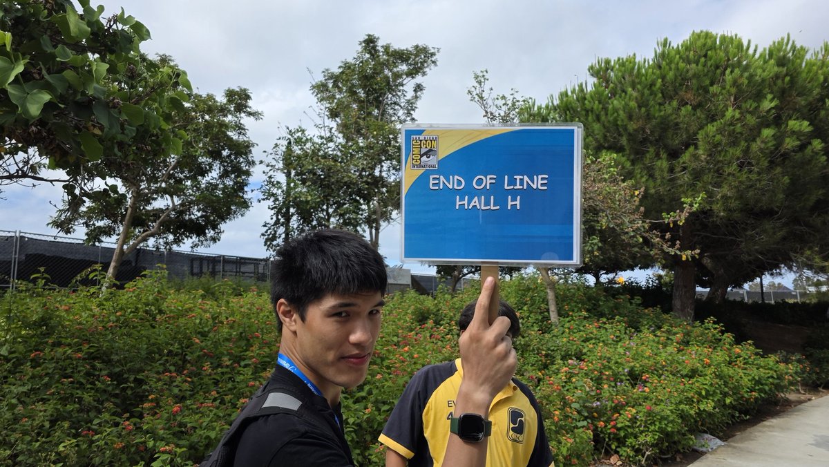 RobSWhiteside's tweet image. Happy Saturday from the back of the line. #SDCC2025 #SDCC25