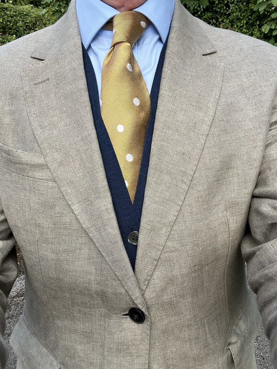 MAGNOLIA BLOODSTOCK (@tom_mbs) on Twitter photo As it’s a night for the Gentleman at Windsor this evening. As it’s a night for the Gentleman at Windsor this evening.