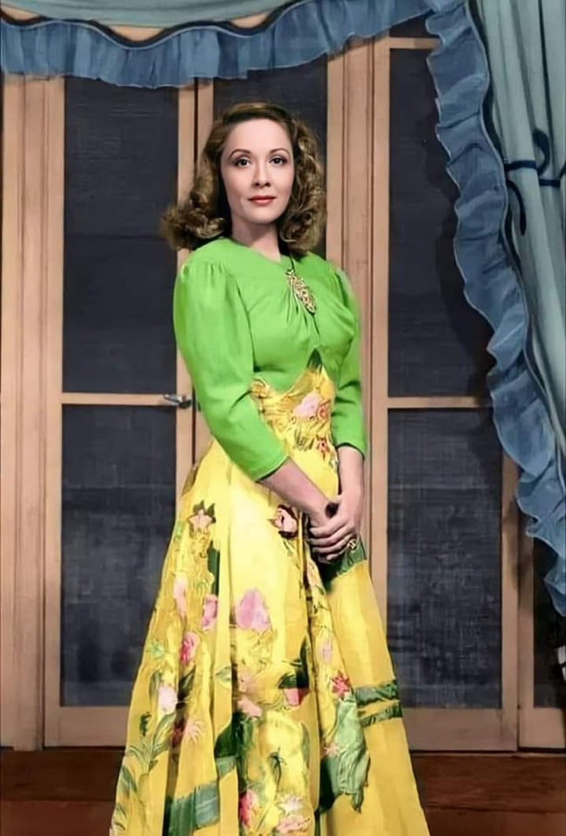 On this day in 1909, Vivian Vance was born. 

In her career, Vivian was nominated for 4 Emmys, winning in 1954.

Before I Love Lucy, she spent most of her career on Broadway.