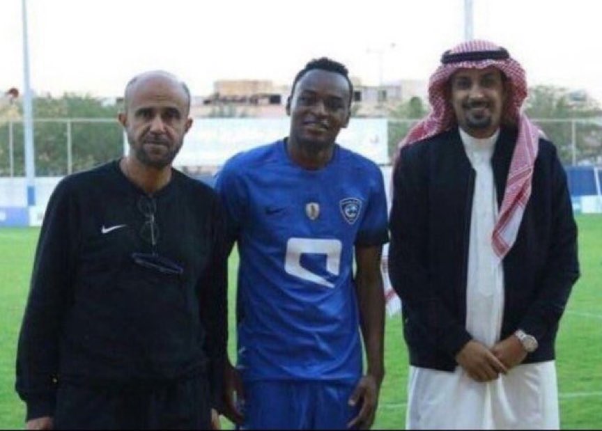f_a_alghamdi's tweet image. عمره ٢٥ سنة ويلعب في شباب #الهلال
احتج #الاهلي فأختفى الشبل واختفت القضية وقيدت ضد مجهول😀
تخيل أمثال هؤلاء يطالبون بالعدالة 🤷🏼♂️