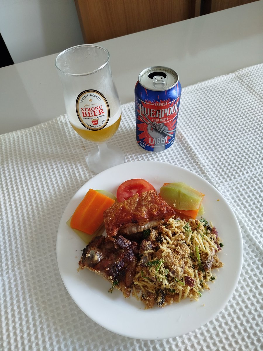 IremarSantos7's tweet image. Servidos , porquinho com uma farofa dia deuses 🤠