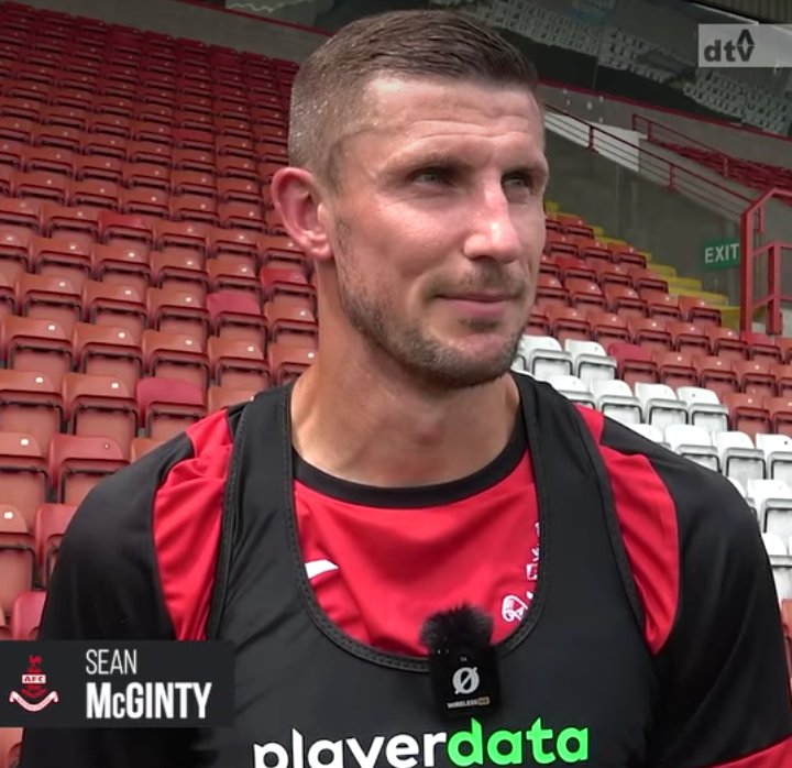 An honourable mention today for Airdrie defender Sean McGinty:

☑️ Out-jumped by Foster for the opener
☑️ Clumsy foul to concede the penalty
☑️ Horrific pass to Buchanan &amp; then let him run 50 yards for the winner

Alloa let him have the ball all game &amp; it worked beautifully 🐝