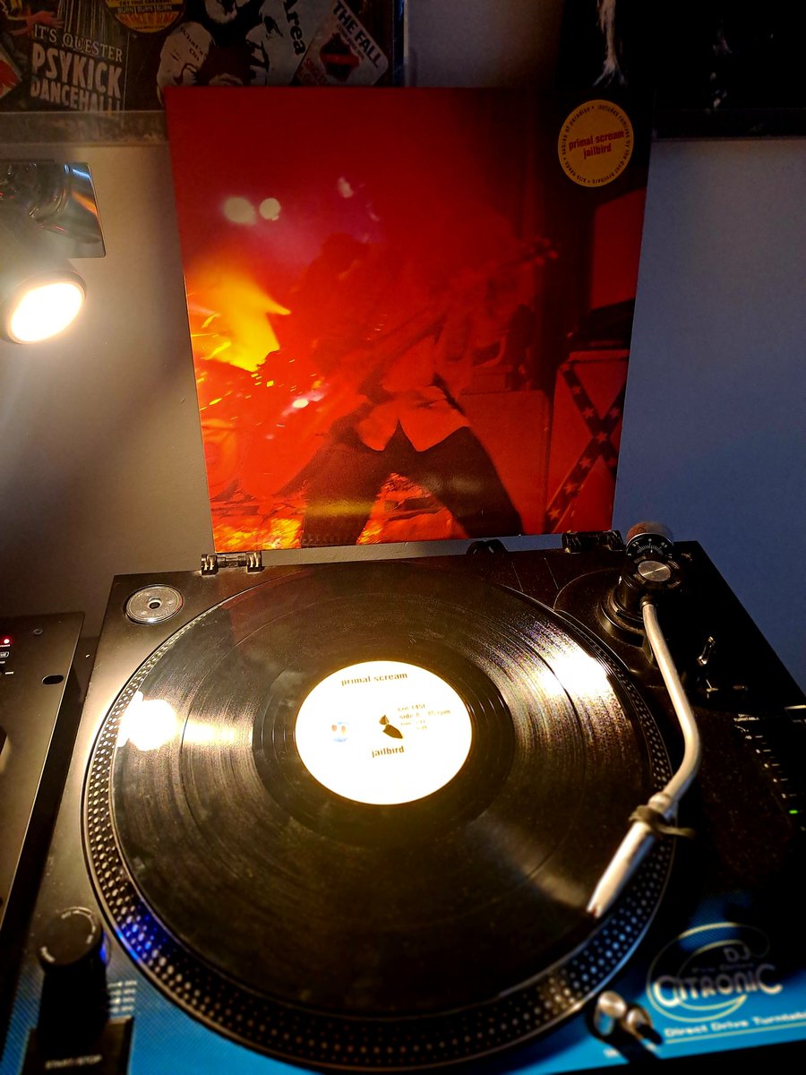 TheHouseof08's tweet image. PRIMAL SCREAM - JAILBIRD 12"
"Scratchin' like a tom cat
Got a monkey on my back
I'm gonna push and pull
And howl like wolf
And drive my cadillac"
+ mixes by Dust (Chemical) Brothers, Kris Needs and Andrew Weatherall
@ScreamOfficial