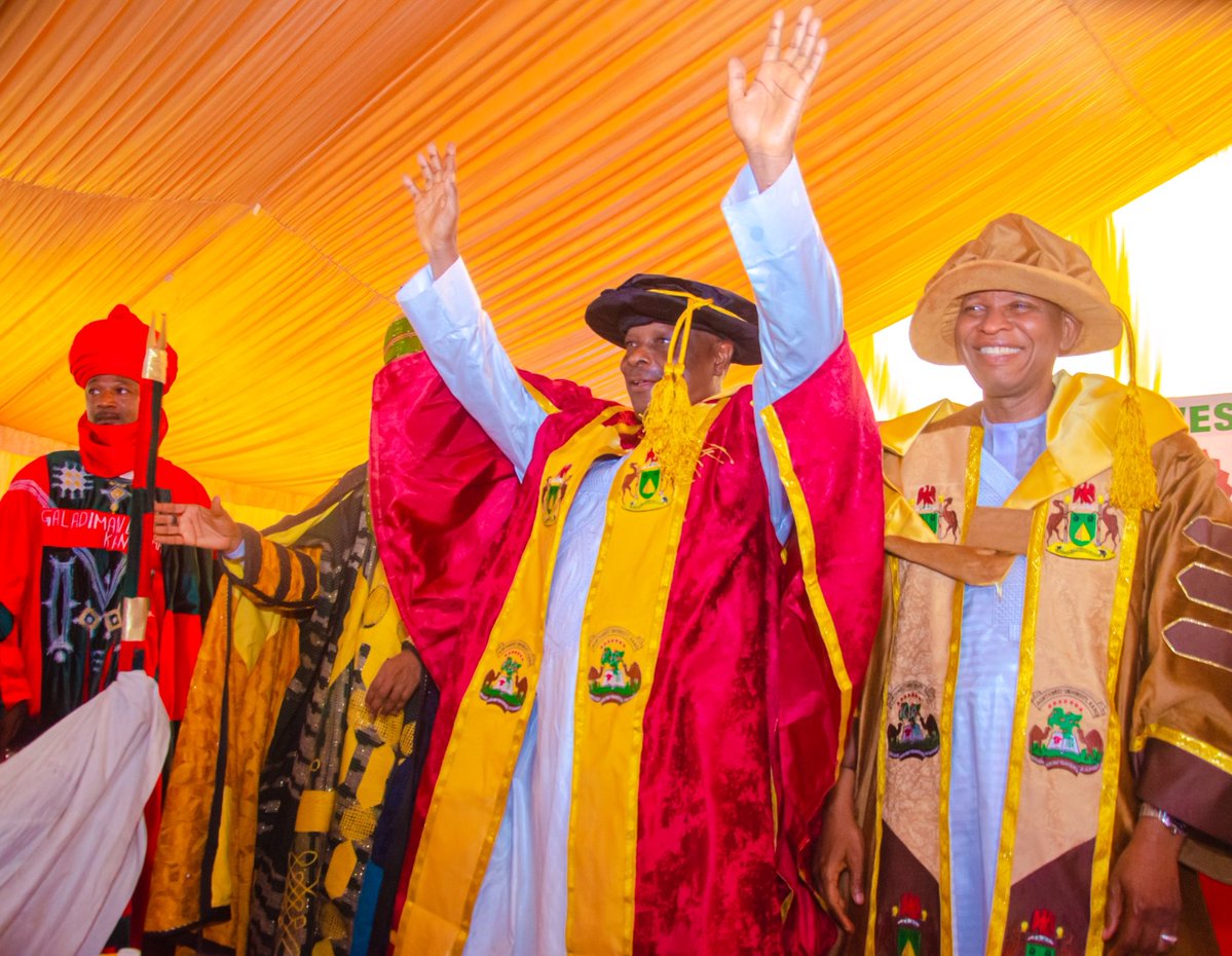 SaifullahiHon's tweet image. NNPP National Leader, His Excellency Sen. @KwankwasoRM, PhD, FNSE, today, Saturday, (26th July 2025), received a prestigious Honorary Doctorate Award from Northwest University, Kano.
The honour was conferred on him by the Chancellor of the institution, His Royal Highness, Emir…