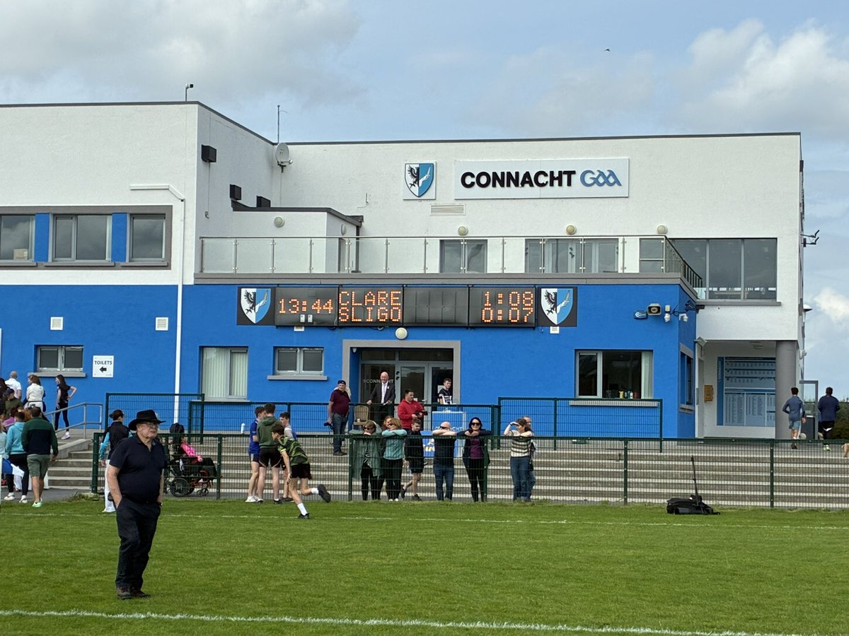 DLynchSport's tweet image. Incredible day for @ClareLGFA in winning the All Ireland Minor B title. From the quality of the coaching in the performance & the savage heart shown in the final quarter; everyone involved was just immense.