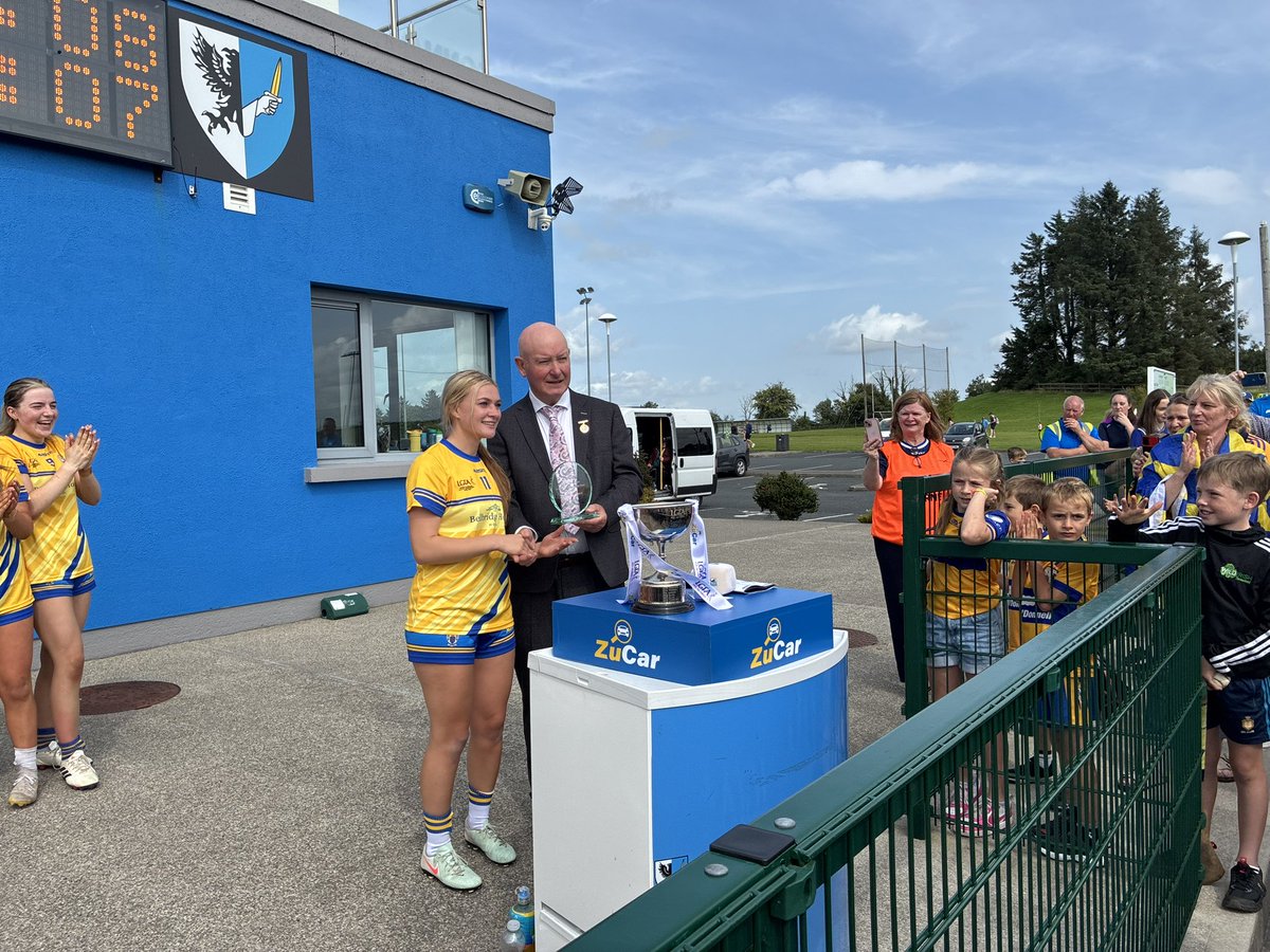 DLynchSport's tweet image. Incredible day for @ClareLGFA in winning the All Ireland Minor B title. From the quality of the coaching in the performance & the savage heart shown in the final quarter; everyone involved was just immense.