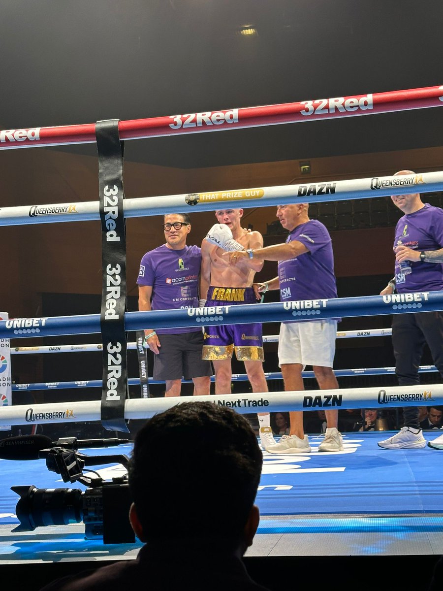 Liam_Tully9's tweet image. Frankie Wood moves to 2-0 via a 40-36 pts victory.
Impressive punch selection and movement from the 21 year old Essex fighter. @TCounterpunch
#GarnerBellotti
#PierPressure