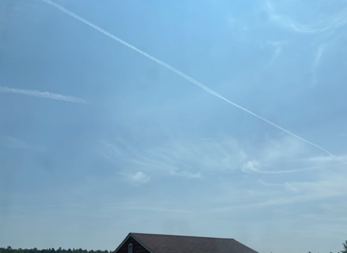 sub__tara's tweet image. bad air quality today!