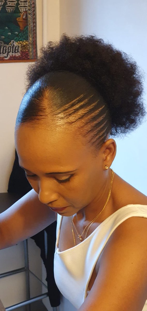 Comment allez vous et quels sont les News ?

Alors il parait que l’Afrique centrale a encore frapper 
Et que beaucoup applaudissent cela. 
Qu’on mette l’Afrique centrale sous tutelle ✌🏾 👋 
🥰♥️👋✌🏾♥️🥰