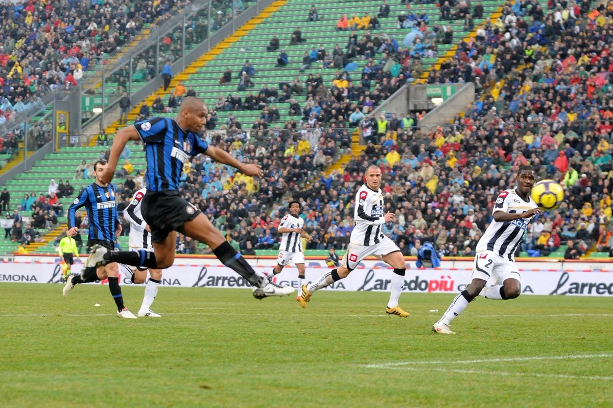 FCIM_World's tweet image. هابي بيرث دي دوغلاس مايكون 🎂💙🖤
