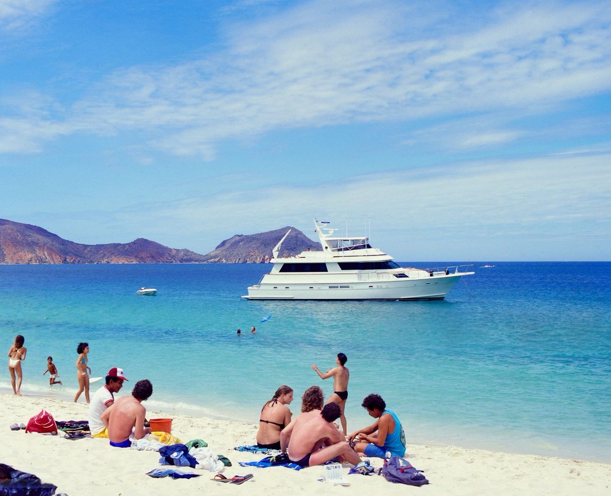 DALL97m's tweet image. Playa Blanca en el Parque Nacional Mochima, estado Sucre, Venezuela, 1992.