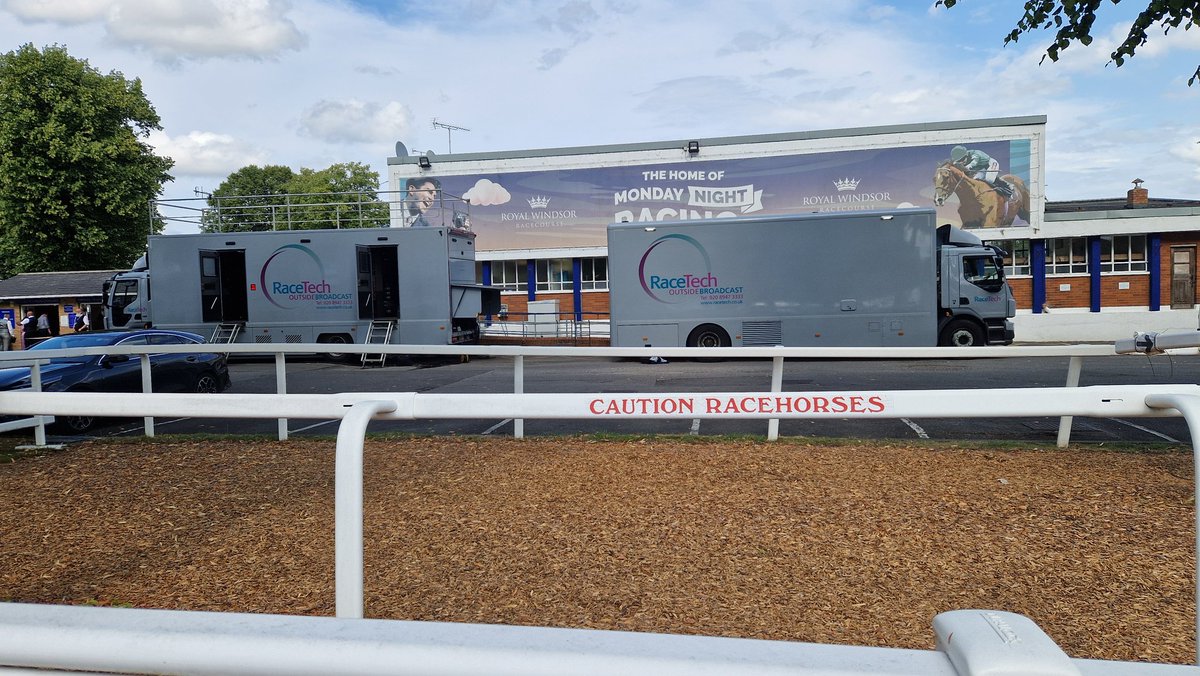 Tumpale Phiri (@quitekire) on Twitter photo Great first race <a href="/WindsorRaces/">Windsor Racecourse</a> arrived by boat today, quite different to driving in. Nice. Great first race <a href="/WindsorRaces/">Windsor Racecourse</a> arrived by boat today, quite different to driving in. Nice.