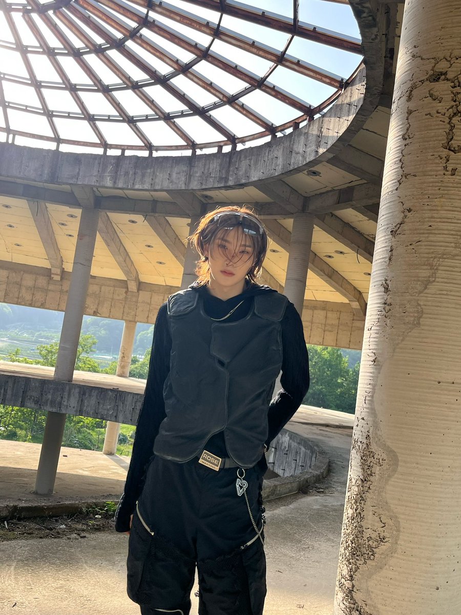 1VERSE_official's tweet photo. Kenny's day mode ☀️

#1VERSE #유니버스 #KENNY #케니
#Shattered #1VERSE_Shattered
#The1stVerse #1VERSE_The1stVerse https://t.co/Xw38e2WURi