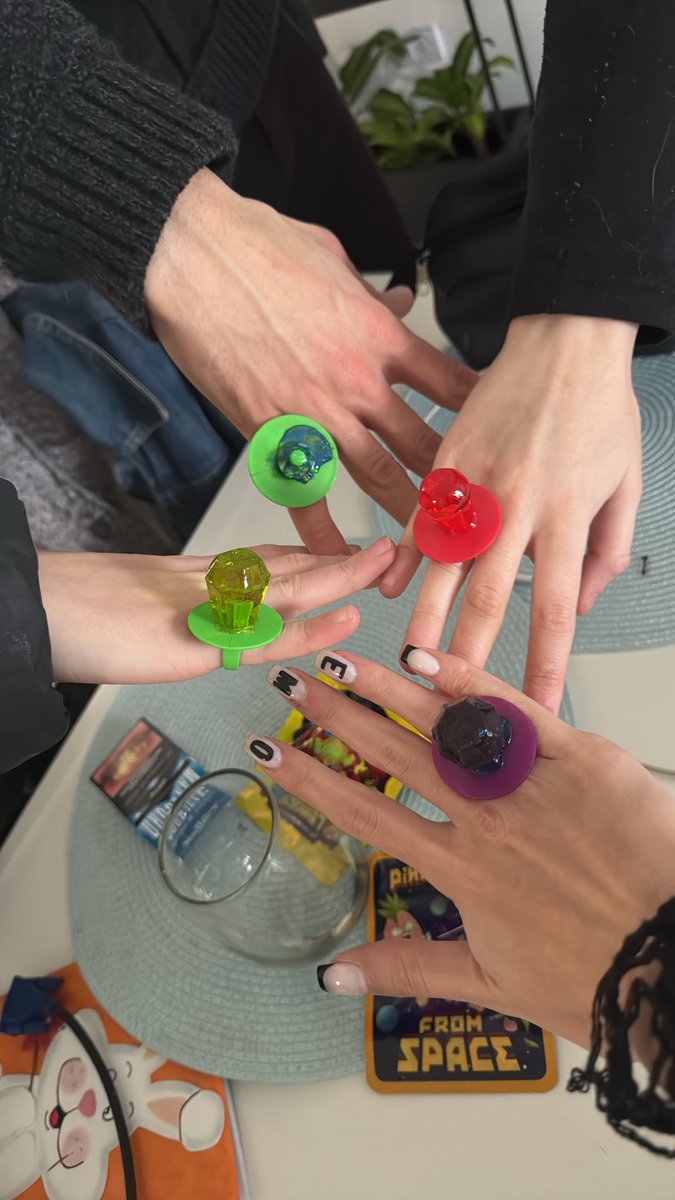 Kabroneitor's tweet image. nos casamos (la gorda de once ya se lo comió)
