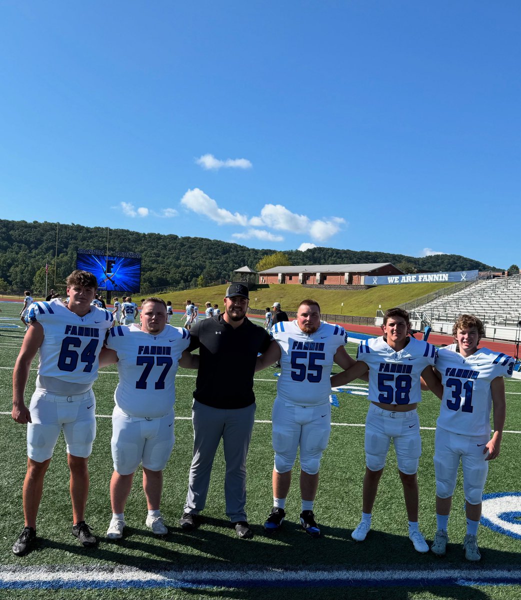 LDaves13's tweet image. Fannin OL Seniors c/o 2026. Tough. Smart. Physical.