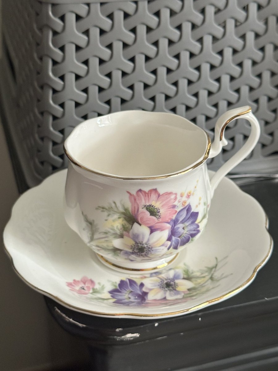 TheGhostlyKayla's tweet image. Anyone wanna dress fancy and have a tea party with me?
