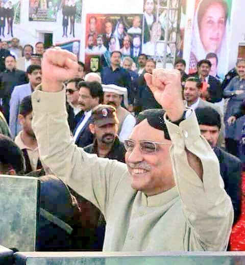 Qadir Saba (@im_qadirsaba) on Twitter photo وطن کے بچے بوڑھے اور مائیں ساتھ ہیں تیرے
میرے آصف علی لاکھوں دعائیں ساتھ ہیں تیرے
وطن کے پاسباں تونے وطن کے کام کرنے ہیں
وطن پہ مہرباں کامِل نِگاہیں ساتھ ہیں تیرے
وطن کی آن کے اور شان کے سچے محافظ ہو
وطن کے پیار میں چلتی ہوائیں ساتھ ہیں تیرے
Poet : <a href="/Im_QadirSaba/">Qadir Saba</a> وطن کے بچے بوڑھے اور مائیں ساتھ ہیں تیرے
میرے آصف علی لاکھوں دعائیں ساتھ ہیں تیرے
وطن کے پاسباں تونے وطن کے کام کرنے ہیں
وطن پہ مہرباں کامِل نِگاہیں ساتھ ہیں تیرے
وطن کی آن کے اور شان کے سچے محافظ ہو
وطن کے پیار میں چلتی ہوائیں ساتھ ہیں تیرے
Poet : <a href="/Im_QadirSaba/">Qadir Saba</a>