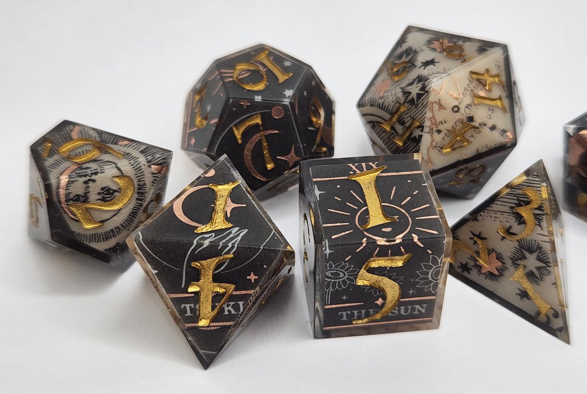 Sinnamon_Dice's tweet image. Some past Celestial Deck Dice Sets
I just think theyre neat 😊
Now Restocked!
etsy.com/shop/SinnamonR…
#dnd #ttrpg #handmadedice #dice #dungeonsanddragons