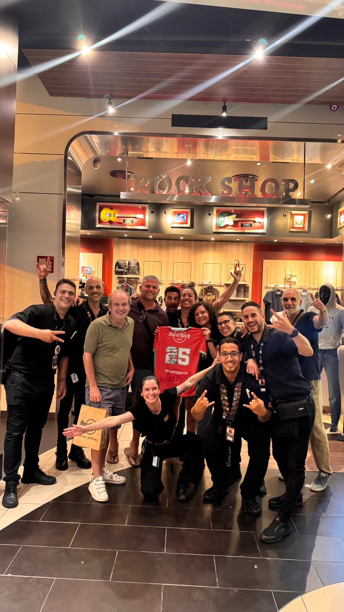 Estuvo en Barcelona Sean Morey, exjugador de los Dragons, uno de los mejores 53 jugadores de special teams de la historia de la NFL, Pro Bowler en 2008. Pude compartir una cena muy agradable con <a href="/TheQbNerd/">Juan Jiménez</a> y Sean en <a href="/HardRock/">Hard Rock Cafe</a> Barcelona