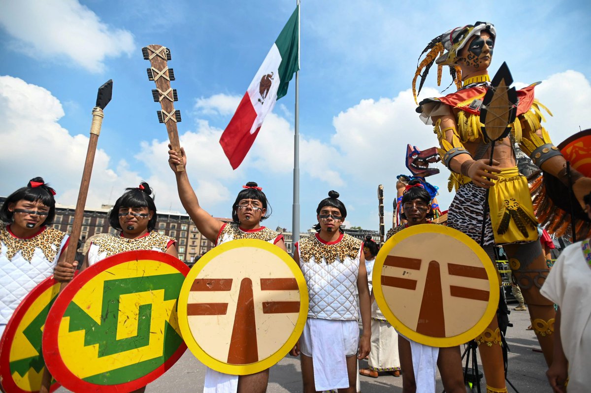 SICTmx's tweet image. El Secretario de Infraestructura, Comunicaciones y Transportes #SICT, Jesús Antonio Esteva Medina, acompaña a la Presidenta @Claudiashein en la celebración “Siete Siglos de Legado de Grandeza de México-Tenochtitlán 1325-2025” en la Plaza de la Constitución de la Ciudad de México…