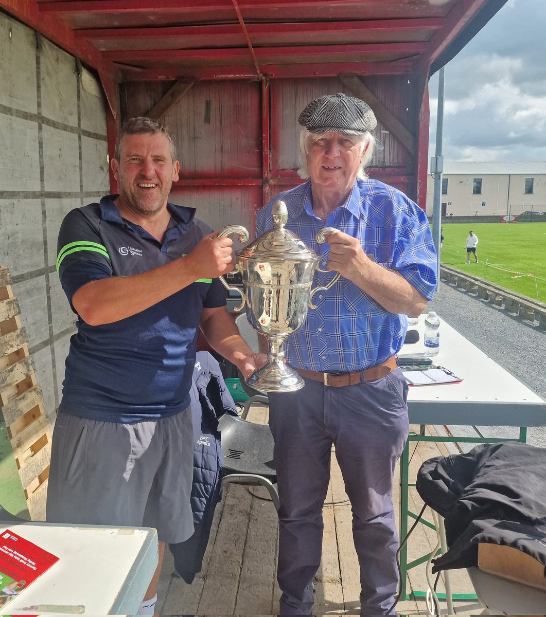 StephenGleeson_'s tweet image. The cup is on the lorry for the West Tipp Senior Final with Cashel back for the 1st time in years against Clonoulty who want the crown again 👑 join me for commentary with Tipperary hurlers Eoghan Connolly, Oisin O'Donoghue, Robert Doyle & Dan Slattery in action💪💥 @clubber 🎥