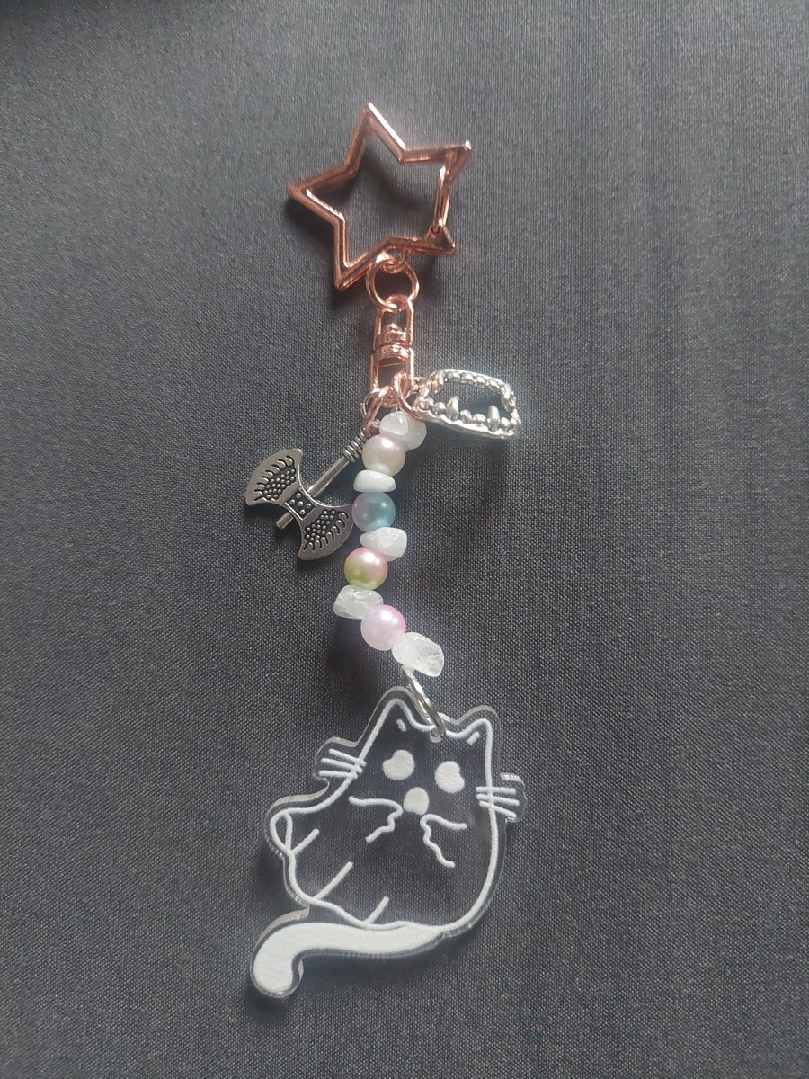 h0bbithair's tweet image. Oomfmail no.2!!
Thank you to @mj_nz_ for not only sending me one of their beautiful keychains FOR FREE but for also sending me so many freebies I was overwhelmed!! The necklace with the cowboy boot is so freaking cute I can't even
Check out their depop!!
depop.com/mjmakesthingsn…