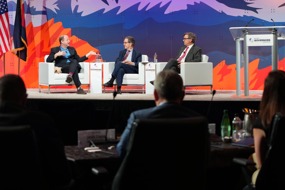 NatlGovsAssoc's tweet image. This morning at #NGASummerMeeting attendees heard from Harvard’s @jasonfurman & @LafferCenter’s Dr. Arthur Laffer who provided an update on the domestic and global economic outlook, including how geopolitical dynamics are impacting state economic growth. nga.org/annual-winter-…