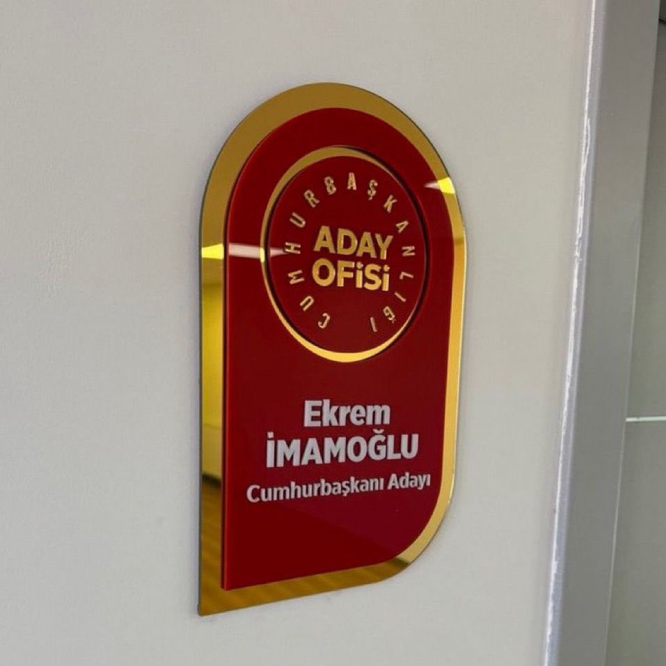 “100 yıl önce başardık, 100 yıl sonra yine başaracağız. Bu düzeni biz yıkacağız yerine adil bir düzeni, yerine güçlü bir düzeni biz kuracağız!”

#ÖzgürÖzel