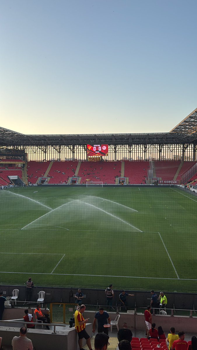 AlperGulecc's tweet photo. Çok özlemişim çok!
❤️💛 https://t.co/HucYJHJFVP