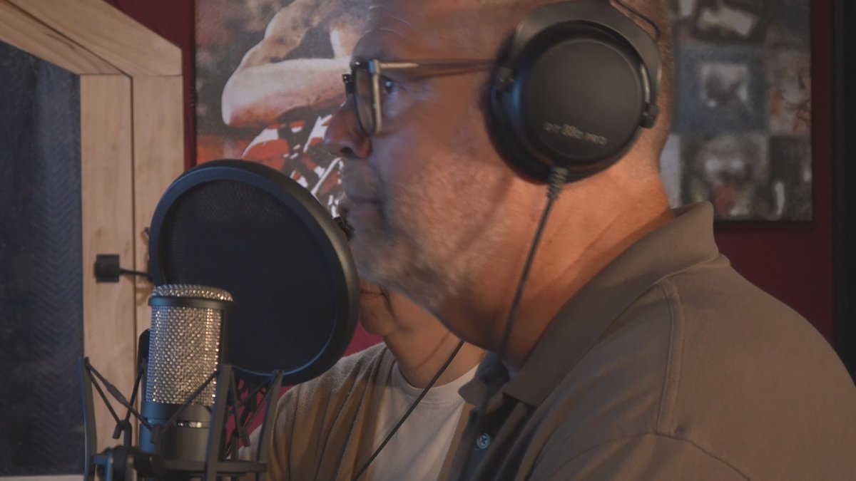 WAFB's tweet image. Man educates public about rock and roll through radio show: tinyurl.com/yecn5w8h?utm_s…