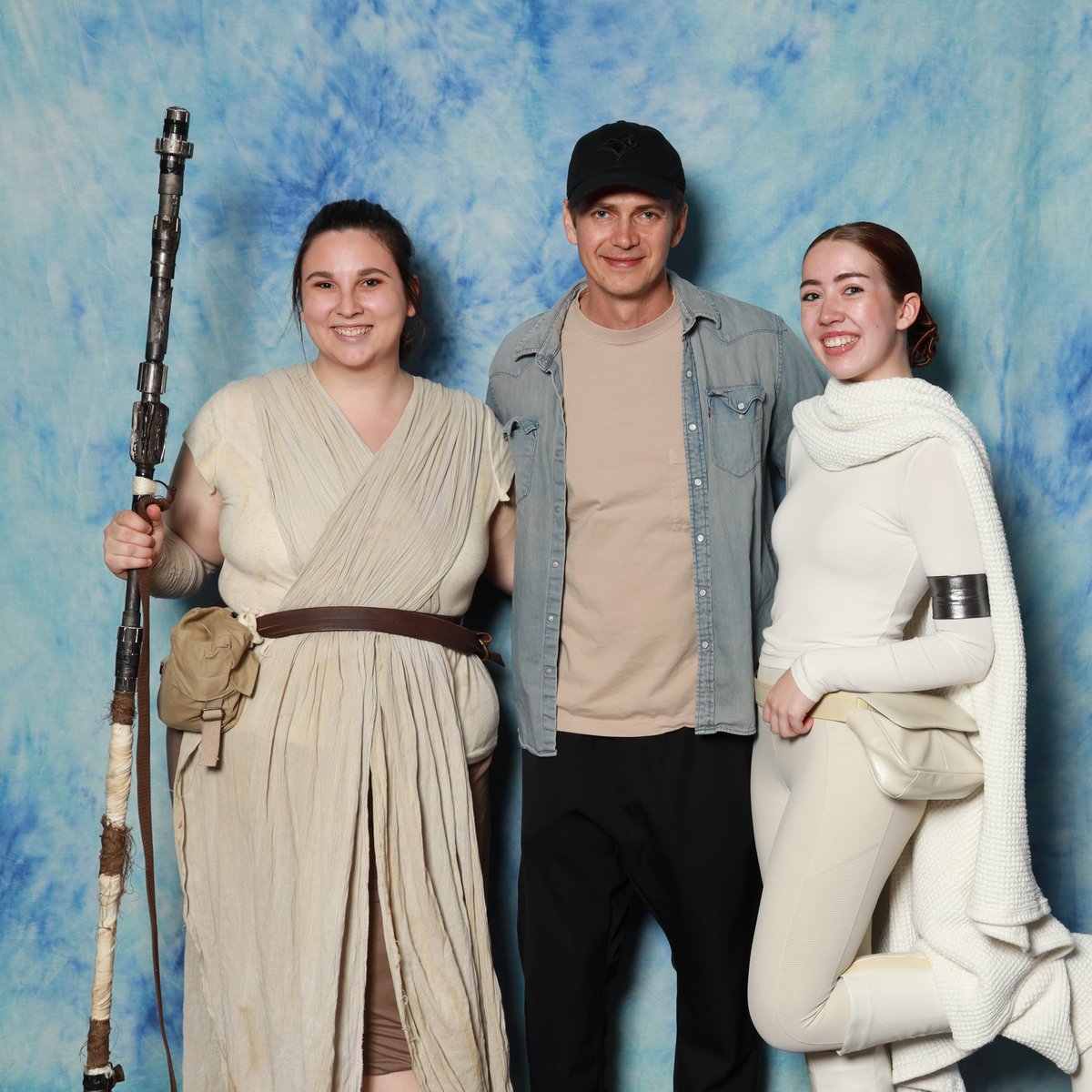 FANEXPOBoston's tweet image. Who are you looking forward to meeting the most at FAN EXPO Boston next month? Get ready for a fantastic weekend and grab your tickets, photo ops and autographs now: spr.ly/6014fHqAq
#JohnBoyega #HelenHunt #JohnRhysDavies #ChristopherMintzPlasse #FANEXPOBoston2025
