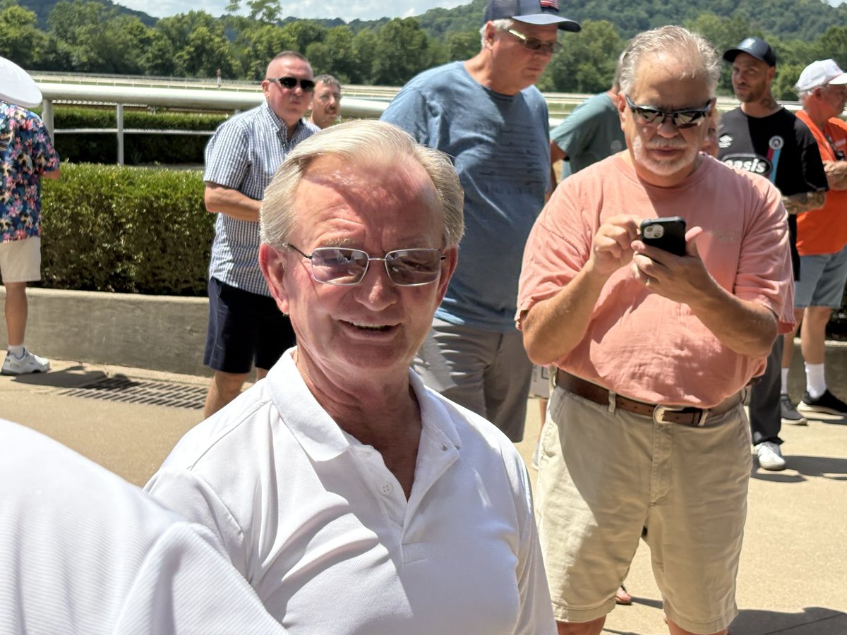 Hall of Famer Pat Day at ⁦<a href="/BelterraPark/">BelterraPark</a>⁩ to support #ironman Perry Ouzts