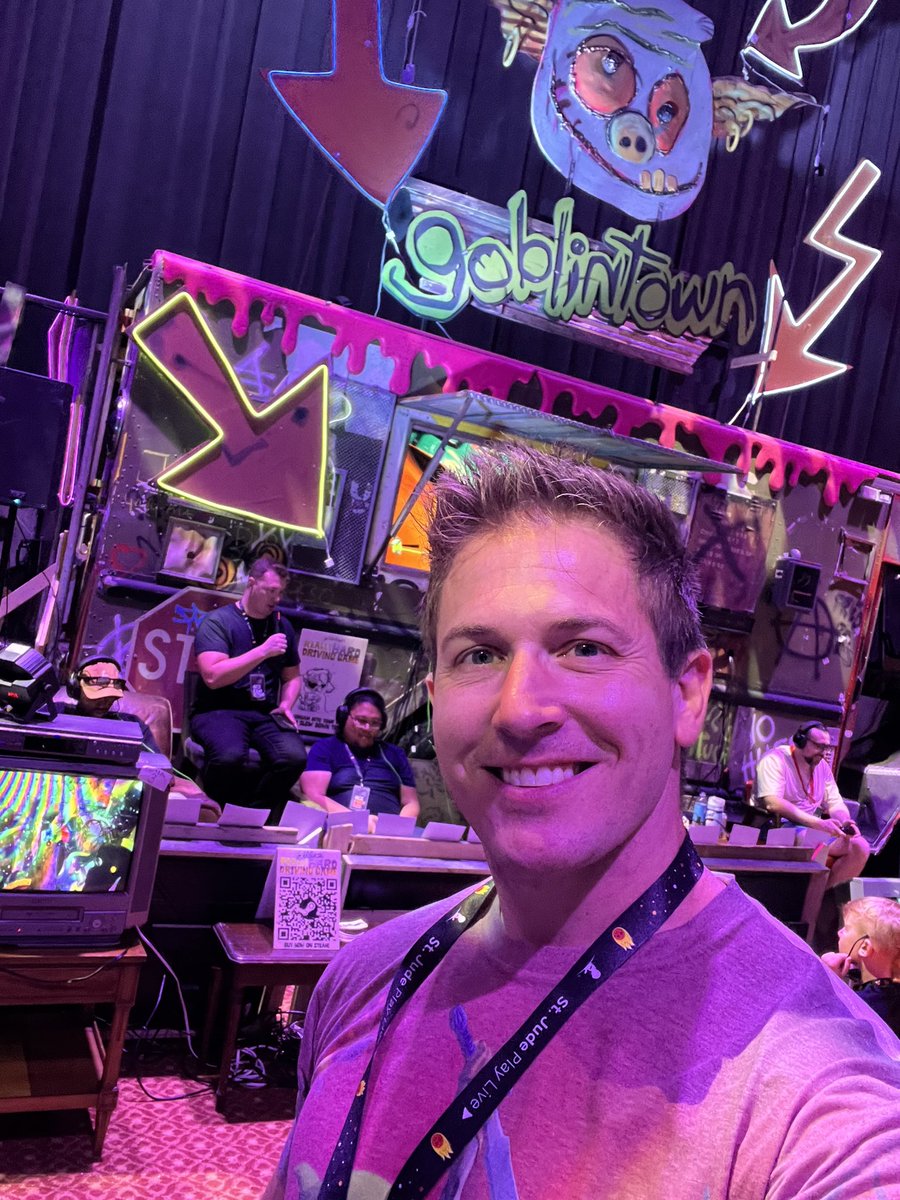 Scott_Herman's tweet image. Bumped into @goblintown at @GCXEvent in Universal!