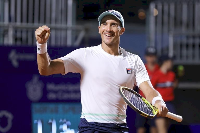 TomasRodriguezC's tweet image. Aprovechando el ranking protegido, cuatro triunfos en clasificaciones en 15 días metió @facubagnis 🇦🇷.
Ahora le ganó a Terence Atmane🇫🇷 (136°) y se metió en el Masters 1000 de Toronto, donde se consagró campeón panamericano🥇 hace justo 10 años.