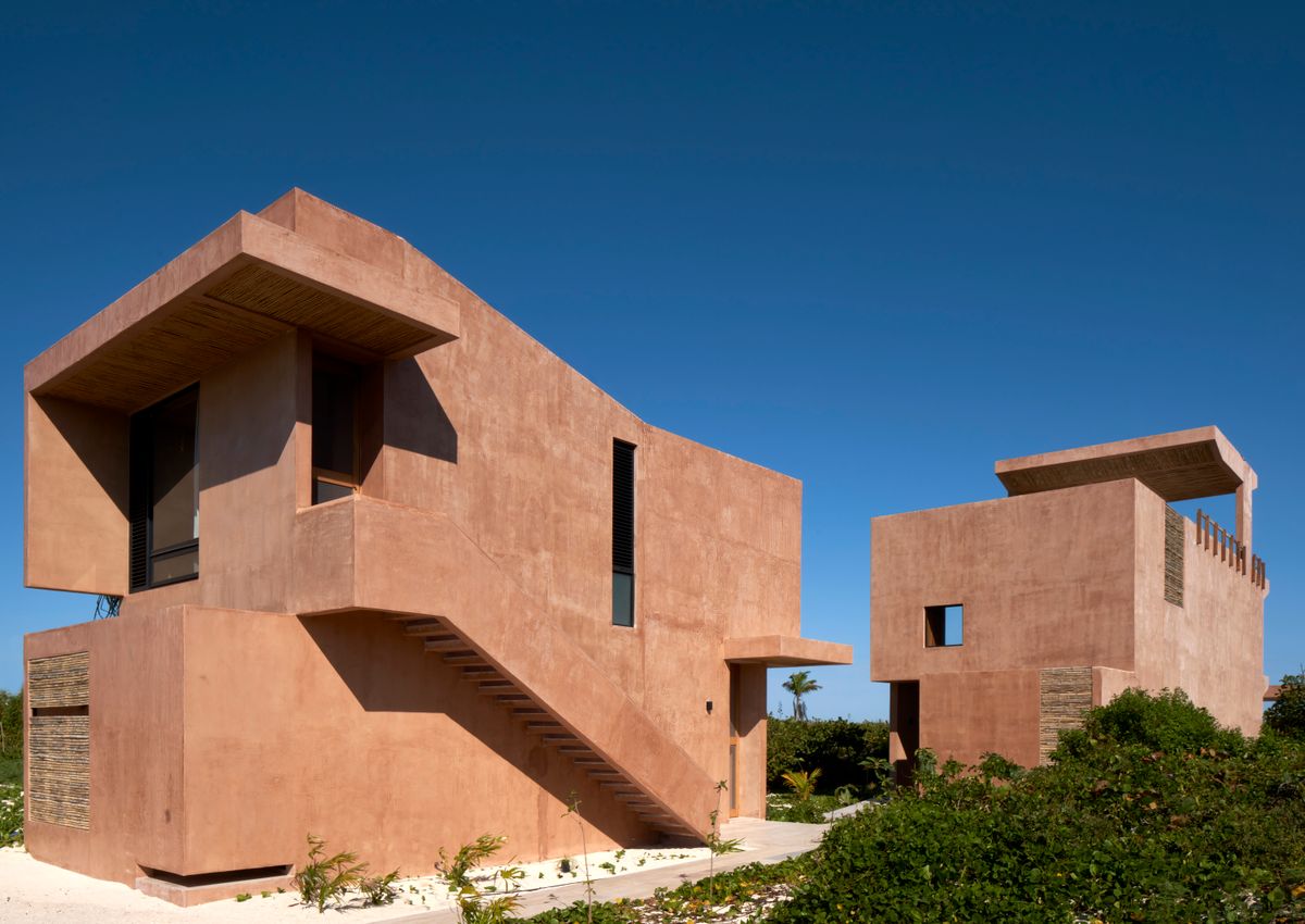 Architizer's tweet image. A series of offset pavilions form a low-impact residence that balances privacy, airflow, and panoramic sea and lagoon views.
📍Telchac Puerto, Mexico
Project by: reyes ríos + larraín arquitectos
Details: arc.ht/46vcs3