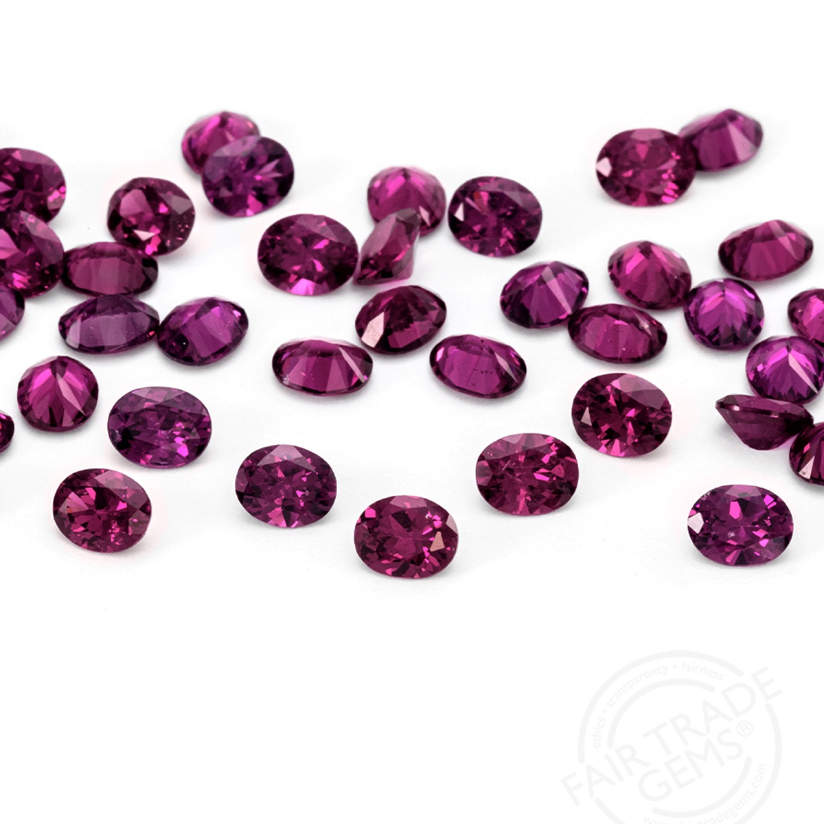 Add a pop of vibrant color with our Grape Garnet® Ovals! Available in 4x3mm and 5x4mm sizes, these stunning gemstones offer a rich purple-red hue that will elevate any jewelry design. ⁠
⁠
#GrapeGarnet #GemstoneLove #ShopNow #ColumbiaGemHouse #FairTradeGems #GemFacts #Garnet