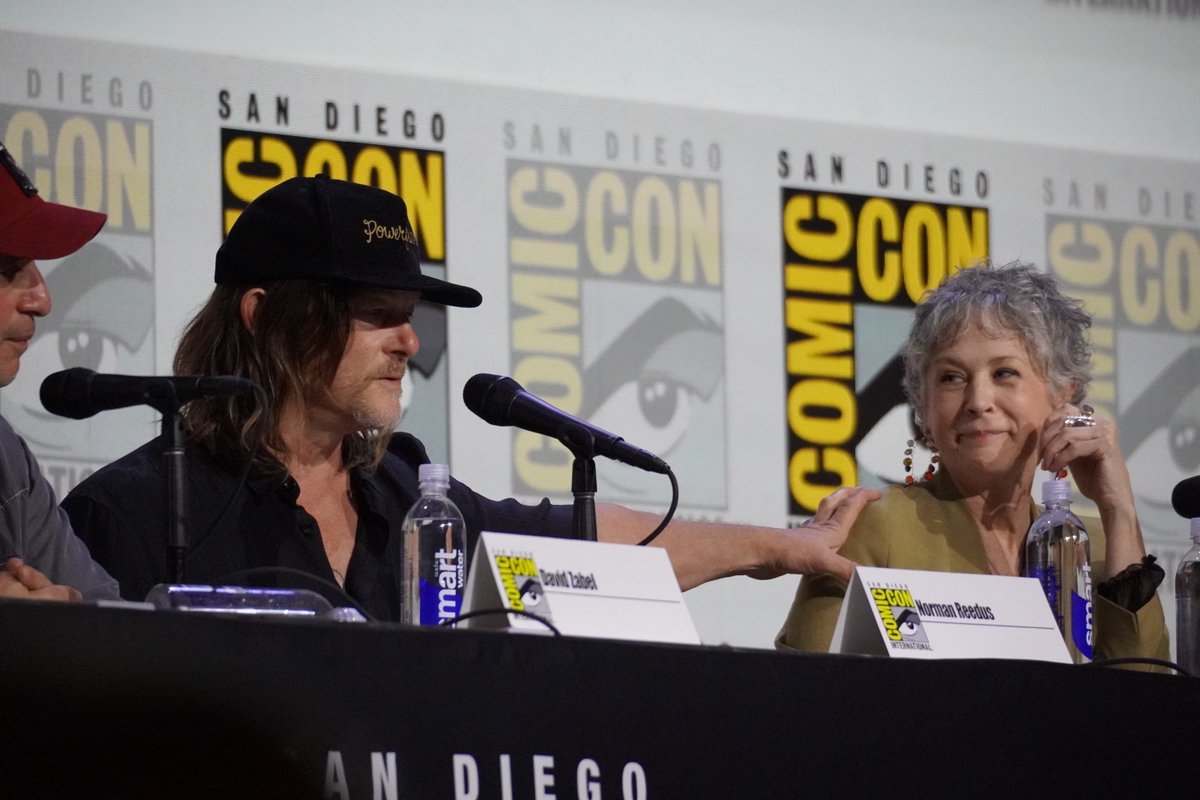 valhallapics's tweet image. Another year, another great #SDCC for the #TWDFamily! Thank you for another warm welcome. We are always blown away. #TWDDarylDixon Season 3 premieres this fall, September 7th! 

📸: @WalkingDead_AMC