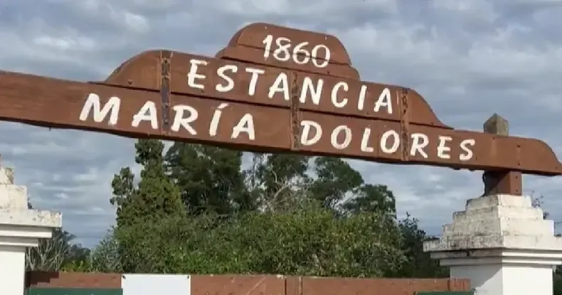 LahitteCarlos's tweet image. ⏩La corrupción, no se mancha.
Presidencia solicitó al Ministerio de Economía que autorice al Instituto de Colonización a concretar la adquisición del campo María Dolores por más de US$ 32 millones
&quot;Los que se opongan serán castigados&quot;