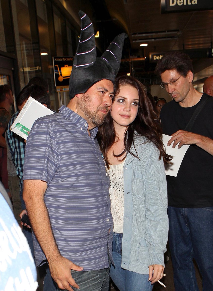 Ianacore's tweet image. lana del rey on maleficent release day, 2014