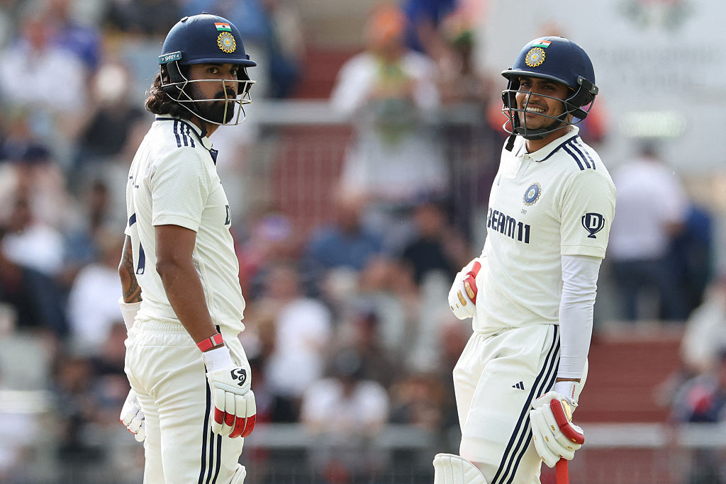 Cricket_TS's tweet image. KL Rahul & Gill are continuing to reduce the deficit as their partnership moves to 150 ๐ค
๐ฎ๐ณ India are 150-2
๐ They trail by 161 runs
#ENGvIND is available for overseas listeners on the @Cricket_TS YouTube Channel ๐
๐บ WATCH: youtube.com/live/1HhUb6S09โฆ