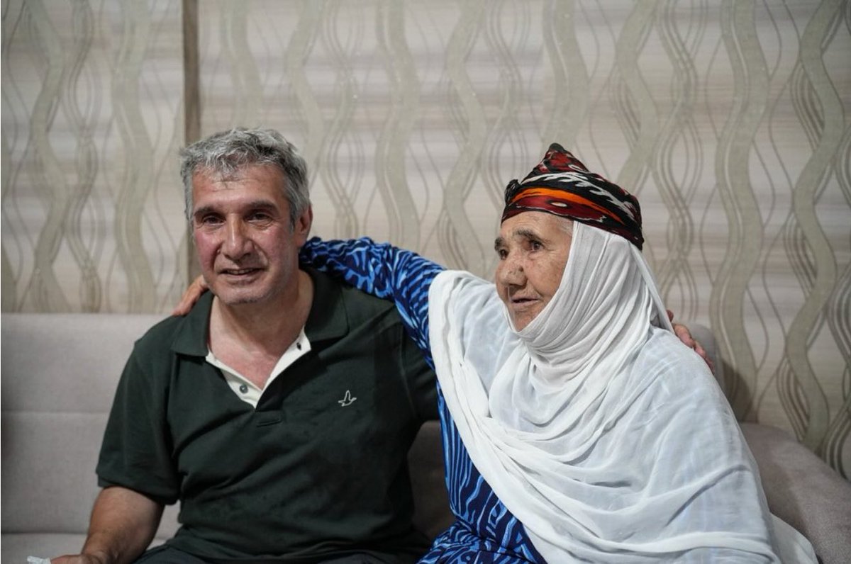 GuldemBilal's tweet image. Û vaye azadî li kêleka dayikê ye…
Veysî Aktaş gihîşt Amedê
📷 Medîne Mamedoglû
