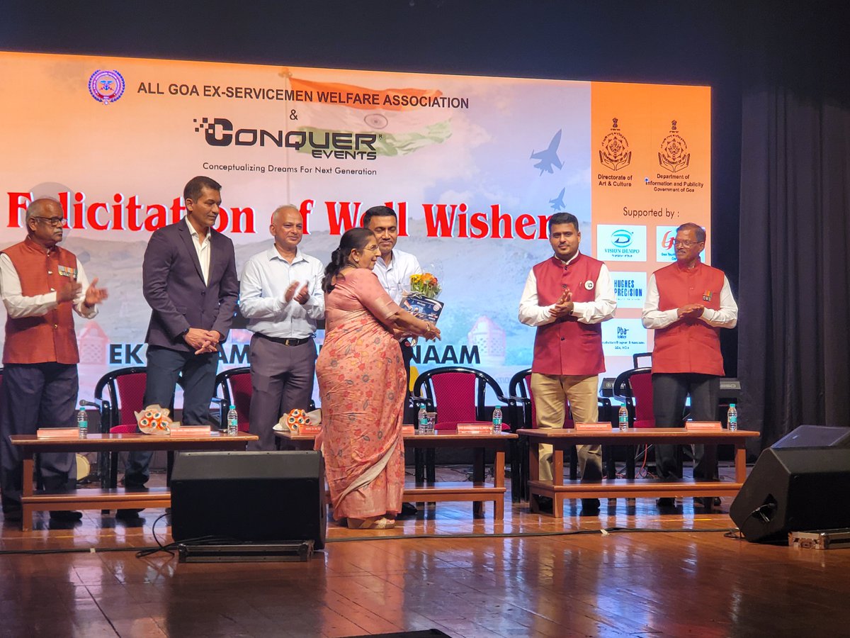 Shashisoni04's tweet photo. Thank you for the kind invitation to "Ek Shaam Sainik Ke Naam", organized with the All Goa Ex-Servicemen Welfare Association. It was a privilege to stand with our ex-servicemen and their families in honoring their courage, sacrifice, and unwavering spirit.
#EkShaamSainikKeNaam