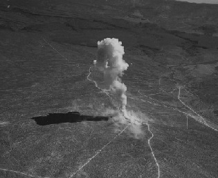 AtomicMuseum's tweet image. Conducted July 17, 1962, Little Feller I was the last atmospheric test at the Nevada Test Site. Part of Operation Sunbeam, it tested the Davy Crockett—a tactical nuke with a 51-lb W54 warhead, one of the smallest ever made. A key Cold War milestone.