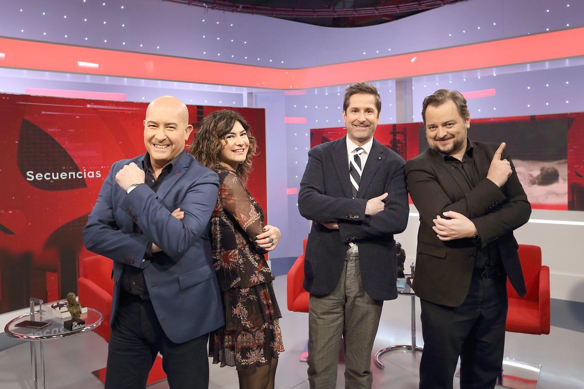 moisestve's tweet image. Empezamos esta noche las reposiciones veraniegas de #SECUENCIAS24 con la escritora @SusanaMGijon y sus preferencias cinematográficas, literarias y de cine noir. Con mis fieles @dfarranz y @Notorious_Ed 🎬📚😉
🗓️ Sábados
🕦 23:25h
📺 #Canal24Horas @rtvenoticias
▶️ @rtveplay