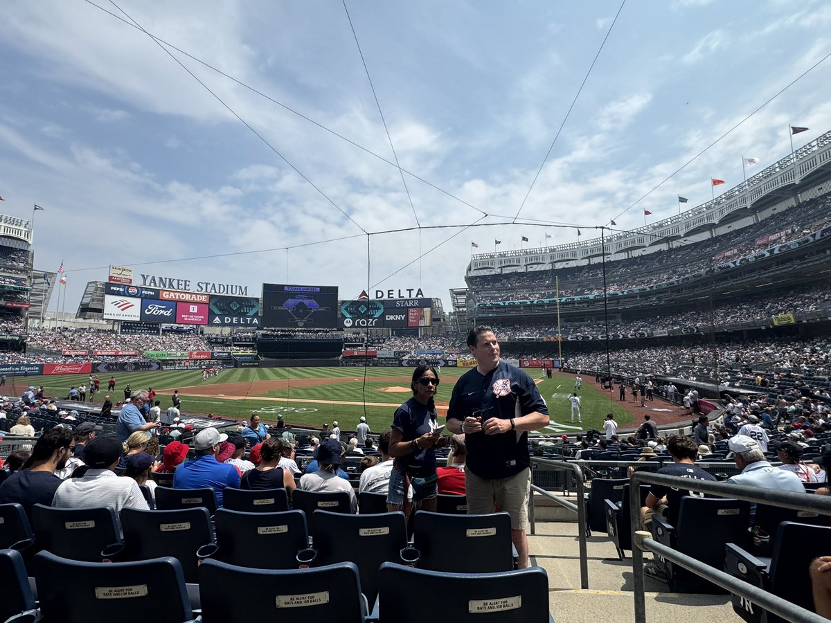 CardsStory's tweet image. Beautiful day for some baseball in the Bronx ⚾️