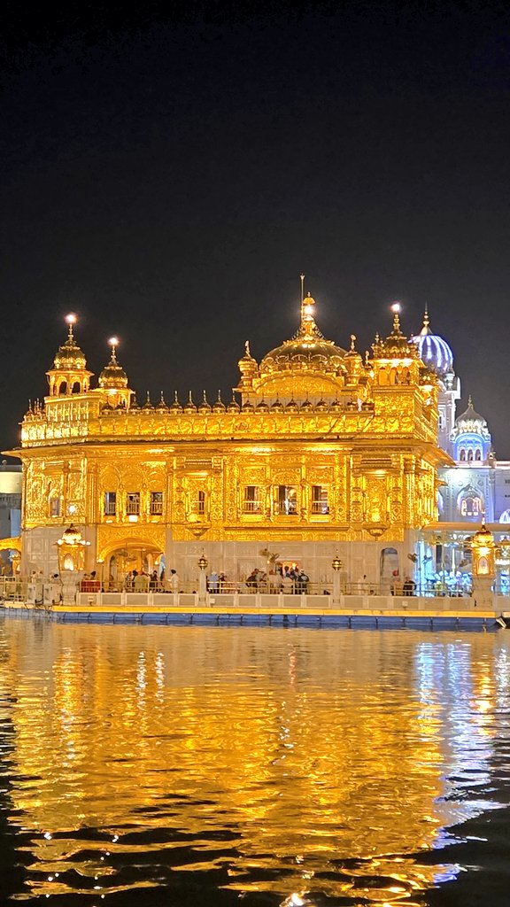 im_vandy's tweet image. "वाहे गुरु जी का खालसा, वाहे गुरु जी की फतेह"
अपनी माँ के जन्मदिन के दिन मां को स्वर्ण मंदिर- Golden Temple के दर्शन कराए 🙏✨️🌸🙌
वाहे गुरु जी माँ को सदा स्वस्थ और खुश रखें 🌼🌸✨️
#waheguruji 🙌🙌
#Satnanji 🌼🌼