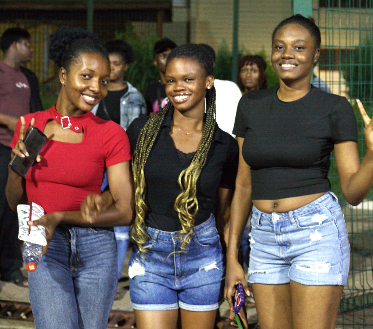 compengKNUST's tweet image. ๐๐ ๐ฅ๐ข๐ญ๐ญ๐ฅ๐ ๐ญ๐ก๐ซ๐จ๐ฐ๐๐๐๐ค ๐ญ๐จ ๐ฅ๐๐ฌ๐ญ ๐ฐ๐๐๐คโ๐ฌ ๐๐ฎ๐ฅ๐ฌ๐ ๐๐ง๐ ๐๐จ๐ฐ๐๐ซ
Biomedical Engineering students came together to relax, laugh, and have fun.
There was music, dance, karaoke, video games, and good vibes everywhere.