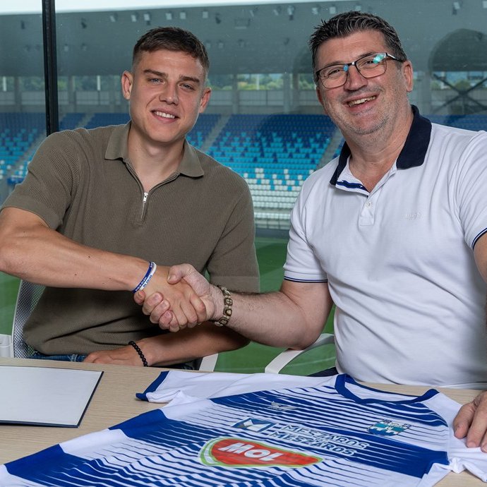 mercatosphera's tweet image. 🇭🇷 El #NK_Osijek ha fichado al mediocentro ucraniano Oleksandr Petrusenko (27 | #Antalyaspor) como agente libre. Firma hasta junio de 2028.