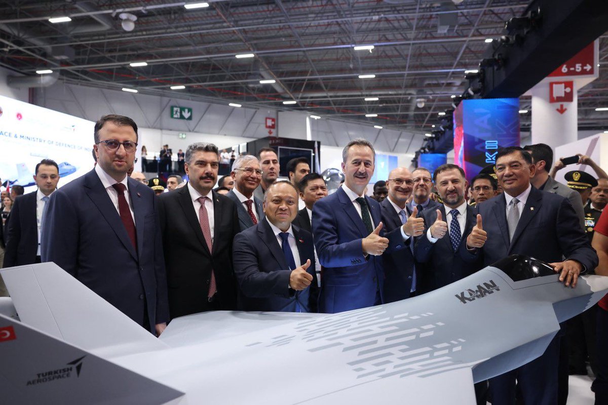 Defence_IDA's tweet image. ASELSAN CEO & GM congratulates Indonesia on the agreements for Turkish KAAN & MILGEM.
Both platforms feature dozens of ASELSAN’s game-changing technologies. With state’s vision and Turkish industry’s synergy, these achievements will reach even greater heights. #IDEF25…
