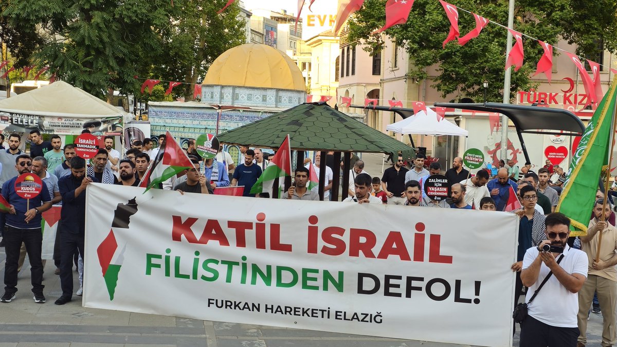 Furkan Hareketi Gazze için KIYAMDA! 

ELAZIĞ Furkan Hareketi mensupları zulme sessiz kalmadı! 

Hamas'ın çağrısı üzerine meydanda! 

26.07.25 

Gazzeİçin Meydanlardayız
#GazzeAçlıktanÖlüyor
#FurkanHareketi
